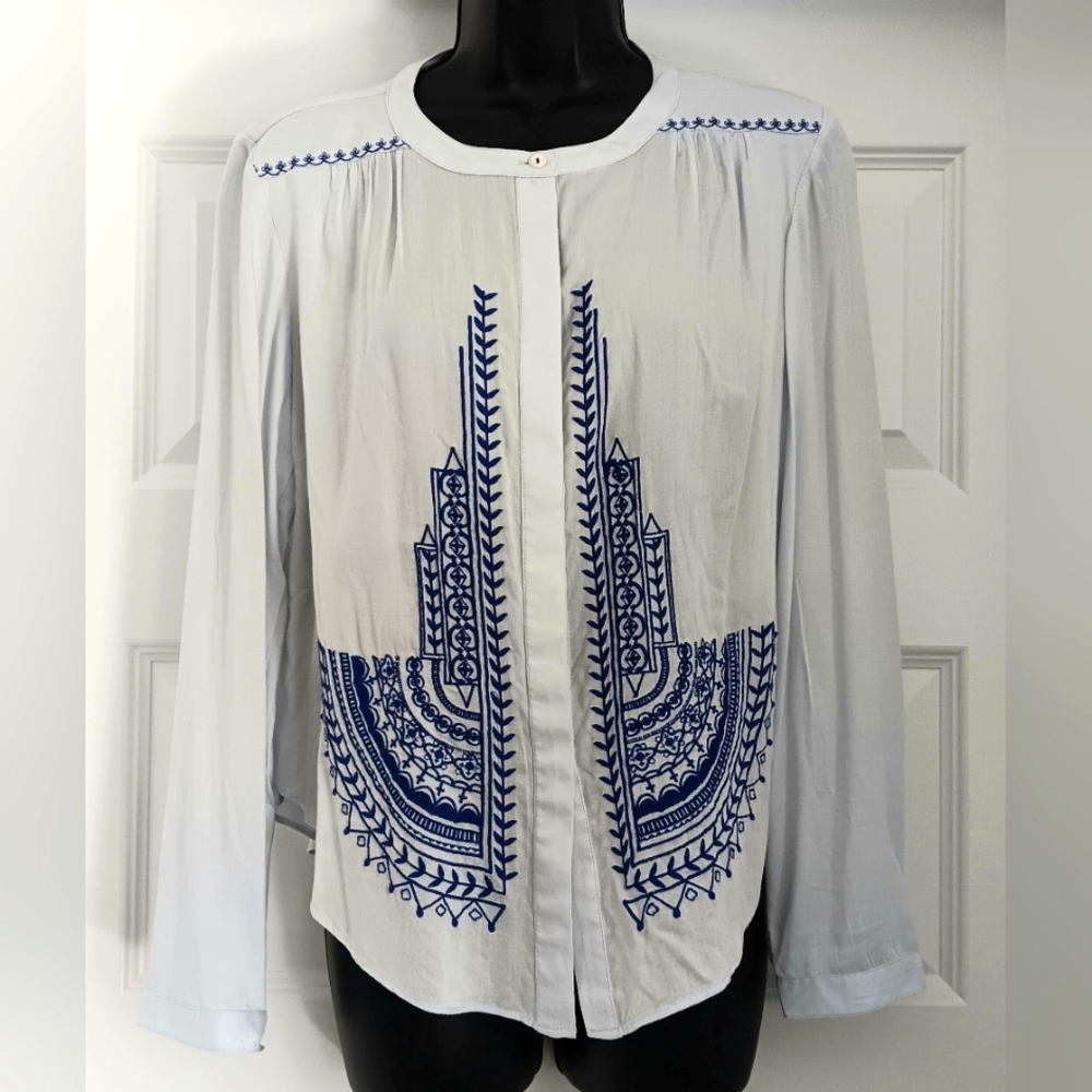 Anthropologie Akemi + Kin Iris Embroidered Buttondown Blouse